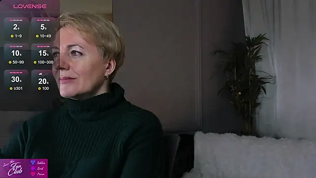 Snapshot of Nika_Smit chatting on 01-24-25, 10:43 Nika Smit online show from 01-24-25, 10:43