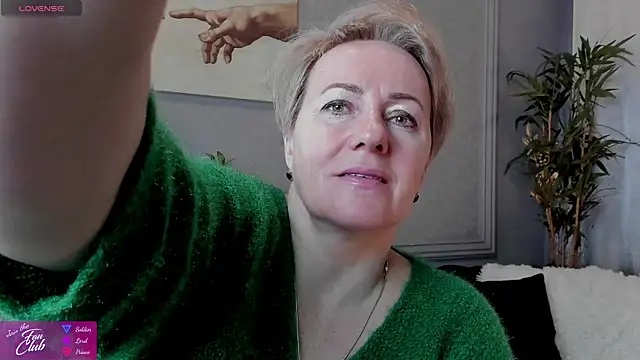Snapshot of Nika_Smit chatting on 02-07-25, 10:08 Nika Smit online show from 02-07-25, 10:08