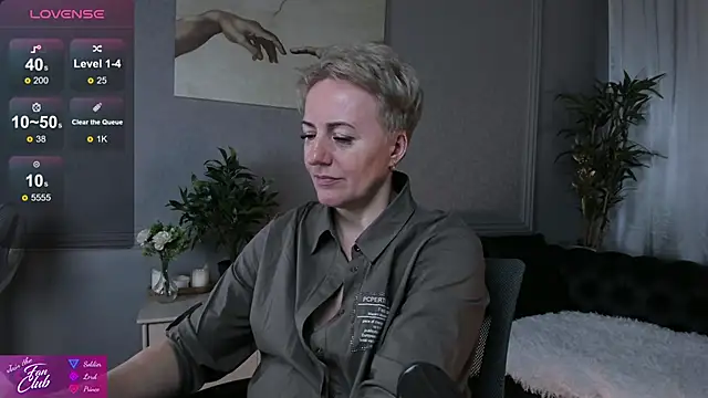 Snapshot of Nika_Smit chatting on 02-21-25, 12:50 Nika Smit online show from 02-21-25, 12:50