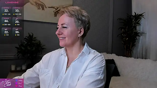 Snapshot of Nika_Smit chatting on 03-01-25, 08:34 Nika Smit online show from 03-01-25, 08:34