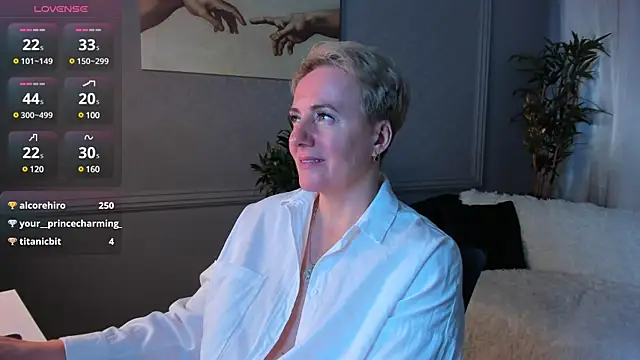 Snapshot of Nika_Smit chatting on 03-14-25, 01:13 Nika Smit online show from 03-14-25, 01:13