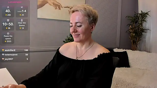 Snapshot of Nika_Smit chatting on 03-15-25, 02:23 Nika Smit online show from 03-15-25, 02:23