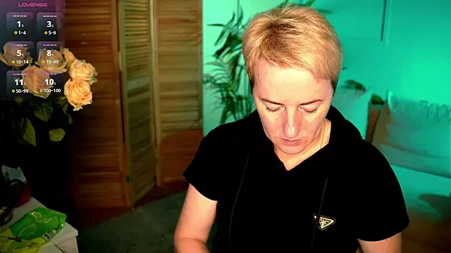 Snapshot of Nika_Smit chatting on 09-27-25, 05:23 Nika Smit online show from 09-27-25, 05:23