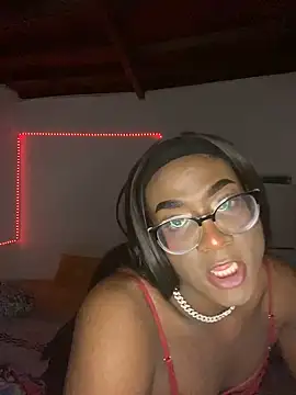 Snapshot of bigcrisblack chatting on 12-20-24, 08:17 bigcrisblack online show from 12-20-24, 08:17