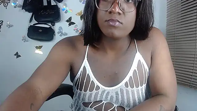 Snapshot of bigcrisblack chatting on 10-29-25, 09:00 bigcrisblack online show from 10-29-25, 09:00