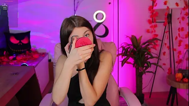 Hailey Green online show from 10-24-25, 09:33