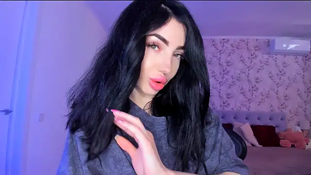 Snapshot of NancyLovee_ chatting on 06-13-26, 10:35 NancyLovee online show from 06-13-26, 10:35