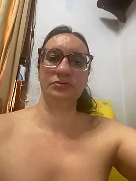 Snapshot of gloria7v05 chatting on 10-29-25, 02:08 gloria7v05 online show from 10-29-25, 02:08