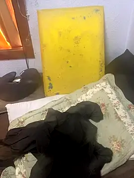 Snapshot of gloria7v05 chatting on 11-11-25, 12:38 gloria7v05 online show from 11-11-25, 12:38