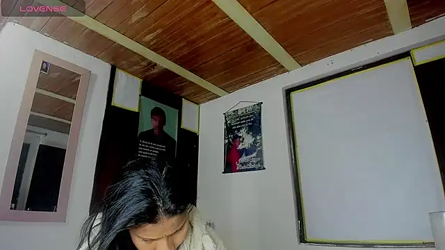 Snapshot of Nenita_Hot_ chatting on 09-27-25, 09:53 Nenita Hot  online show from 09-27-25, 09:53