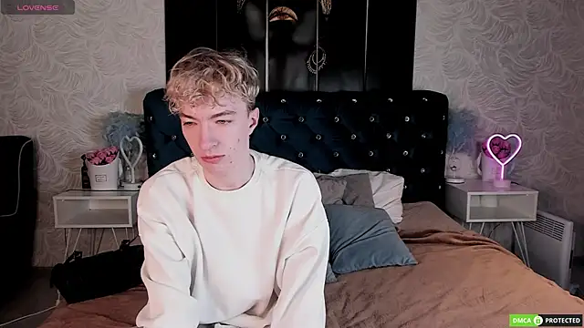 TrevorBenson online show from 11-25-25, 03:28