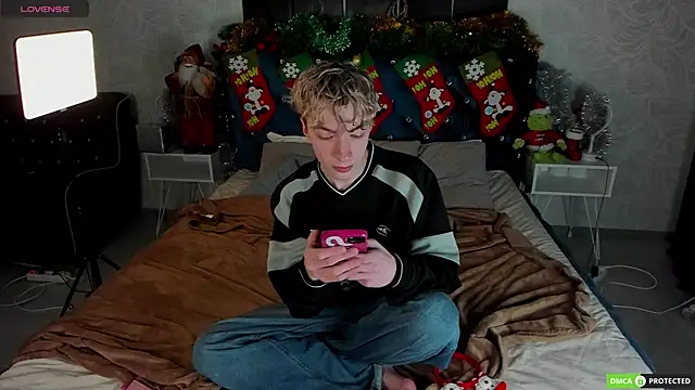 TrevorBenson online show from 12-20-25, 03:35