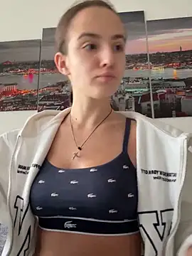 Snapshot of EmilyWi_ chatting on 10-06-25, 02:47 EmilyWi online show from 10-06-25, 02:47