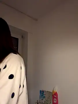 Snapshot of EmilyWi_ chatting on 10-08-25, 05:10 EmilyWi online show from 10-08-25, 05:10