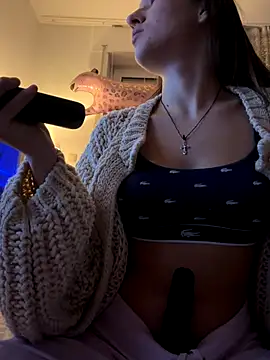 Snapshot of EmilyWi_ chatting on 10-14-25, 09:26 EmilyWi online show from 10-14-25, 09:26