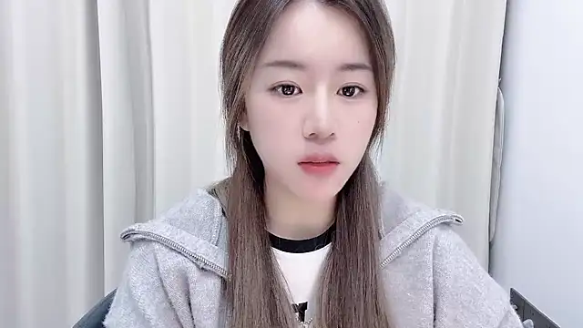 Snapshot of chloe-01 chatting on 12-19-24, 12:45 chloe-01 online show from 12-19-24, 12:45