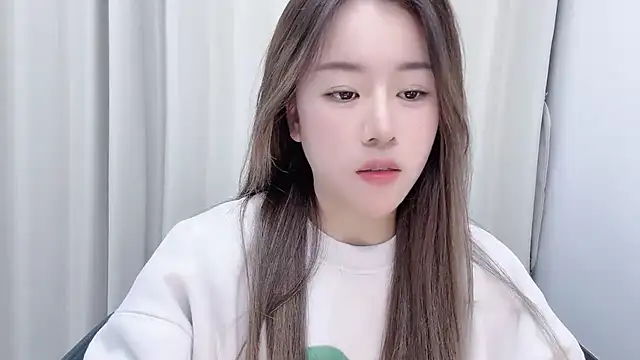 Snapshot of chloe-01 chatting on 12-21-24, 12:16 chloe-01 online show from 12-21-24, 12:16