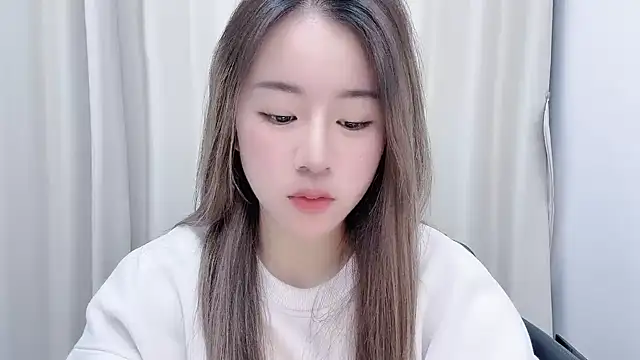 Snapshot of chloe-01 chatting on 01-24-25, 12:52 chloe-01 online show from 01-24-25, 12:52