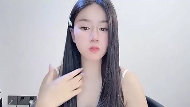 chloe-01 online show from 12-04-25, 03:38