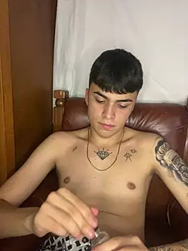 Snapshot of corey_tylerr chatting on 01-21-25, 09:57 corey tylerr online show from 01-21-25, 09:57