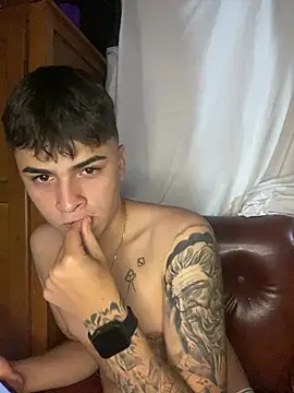 Snapshot of corey_tylerr chatting on 03-09-25, 10:30 corey tylerr online show from 03-09-25, 10:30