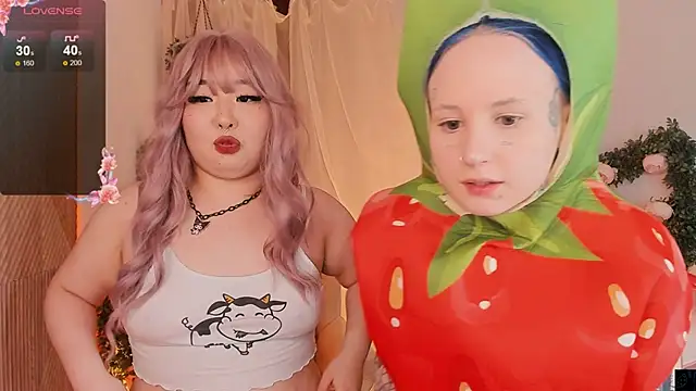 Snapshot of mei_honey_ chatting on 12-13-24, 05:00 mei honey  online show from 12-13-24, 05:00