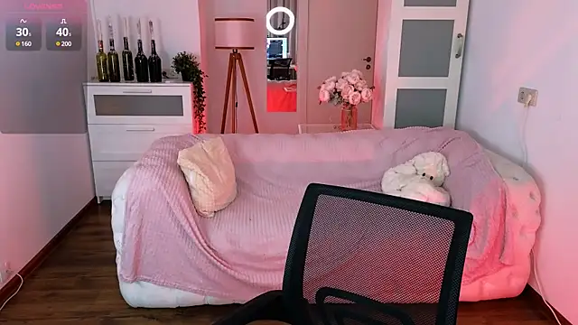 Snapshot of mei_honey_ chatting on 12-25-24, 05:37 mei honey  online show from 12-25-24, 05:37