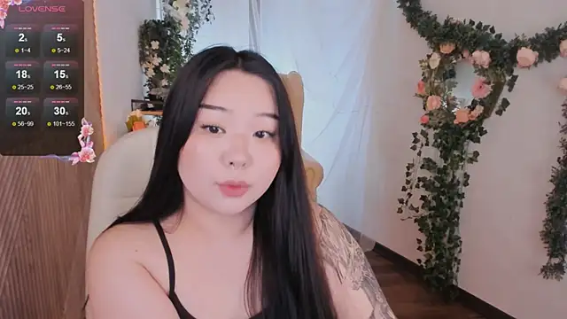 Snapshot of mei_honey_ chatting on 01-18-25, 01:29 mei honey  online show from 01-18-25, 01:29