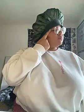 Snapshot of Ectorius chatting on 02-11-26, 01:38 Ectorius online show from 02-11-26, 01:38