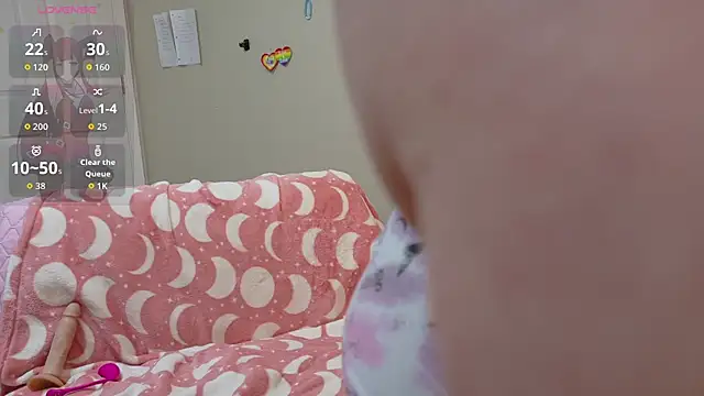 Luna1984 online show from 04-15-26, 07:58