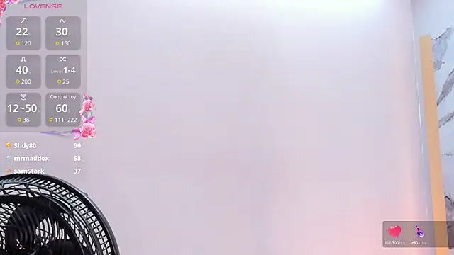 Snapshot of SalommeFlores chatting on 03-17-25, 05:34 SalommeFlores online show from 03-17-25, 05:34