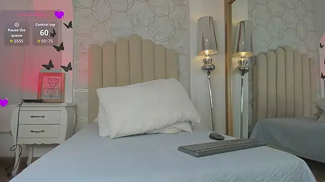 Foxy200   online show from 03-26-26, 08:14