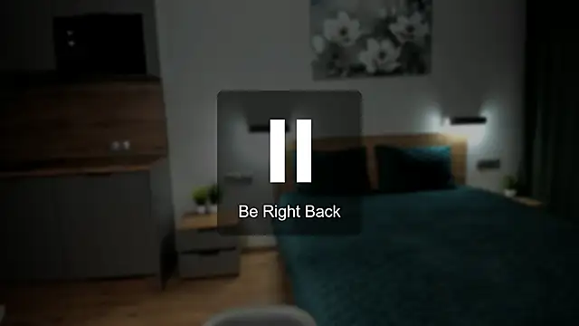 chloewallace online show from 02-05-25, 10:44