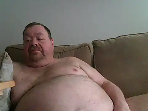 Snapshot of hitman_35 chatting on 04-08-26, 10:21 hitman 35 online show from 04-08-26, 10:21