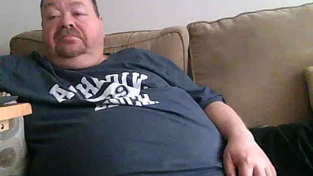 Snapshot of hitman_35 chatting on 04-11-26, 05:06 hitman 35 online show from 04-11-26, 05:06