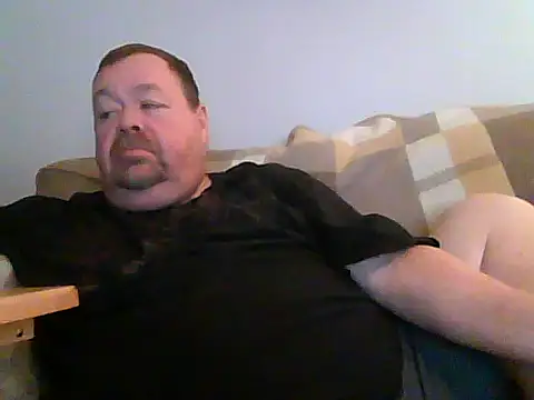 Snapshot of hitman_35 chatting on 04-14-26, 03:34 hitman 35 online show from 04-14-26, 03:34