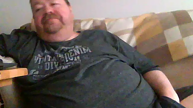 Snapshot of hitman_35 chatting on 05-10-26, 02:00 hitman 35 online show from 05-10-26, 02:00