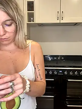 carlaaa online show from 09-24-25, 08:01