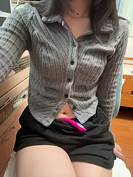 Snapshot of Mei_0906 chatting on 06-03-26, 12:57 Mei 0906 online show from 06-03-26, 12:57