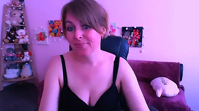 Snapshot of Hot_Milady chatting on 04-30-26, 07:58 Hot Milady online show from 04-30-26, 07:58