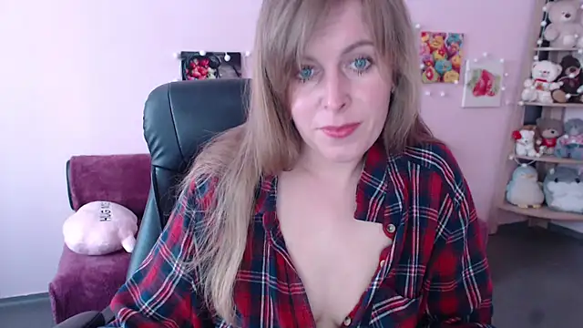 Snapshot of Hot_Milady chatting on 05-04-26, 07:26 Hot Milady online show from 05-04-26, 07:26