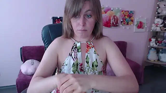 Snapshot of Hot_Milady chatting on 05-15-26, 07:48 Hot Milady online show from 05-15-26, 07:48