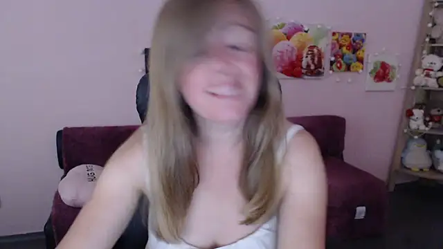Snapshot of Hot_Milady chatting on 06-17-26, 07:33 Hot Milady online show from 06-17-26, 07:33