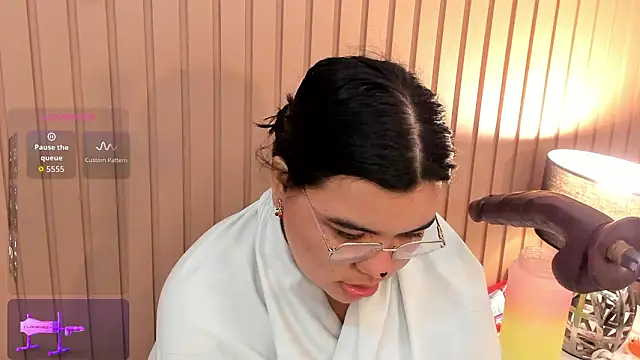 klhoe boobs online show from 02-02-26, 07:51