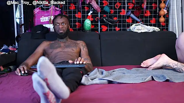 MacTroy online show from 03-22-26, 05:38