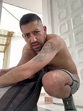 JuanZapata33 online show from 12-07-24, 08:38