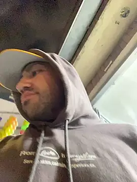 JuanZapata33 online show from 12-25-24, 12:37