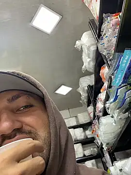 JuanZapata33 online show from 02-05-26, 10:14