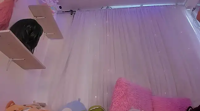 Hannie ws online show from 02-12-25, 06:19