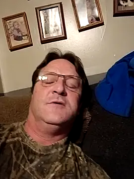 Snapshot of Sexyaron89285 chatting on 10-28-25, 03:43 Sexyaron89285 online show from 10-28-25, 03:43